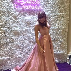 Meet your Posher, Jillian